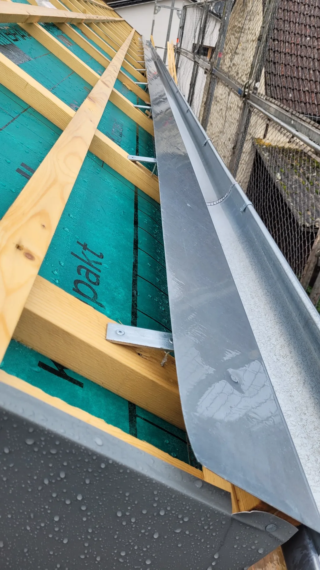 Detail strechy – latovanie, fólia a odvodnenie